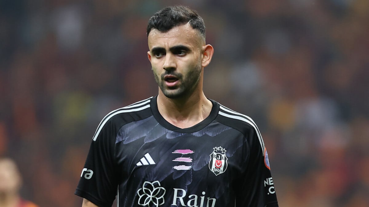 Beşiktaş'ta sakatlık! Rachid Ghezzal ikinci yarıya çıkmadı