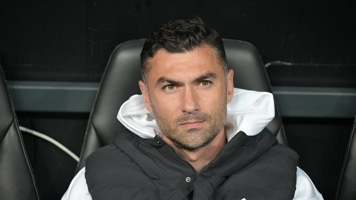 Burak Yılmaz yeni görevine hazırlanıyor! Montella'nın yardımcılığını yapacak