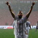 Cenk Tosun'dan dikkat çeken sözler: Beşiktaş gibi oynamalıyız