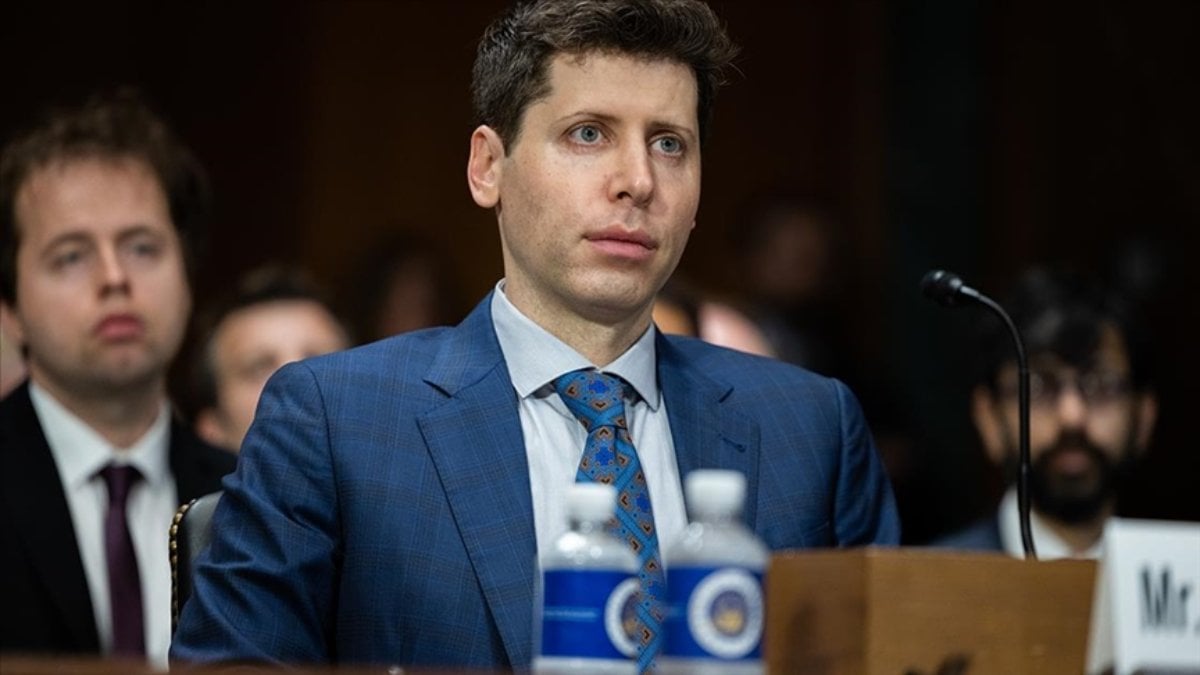 Microsoft'tan büyük hamle: ChatGPT geliştiricisi Sam Altman işe alındı