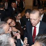 Cumhurbaşkanı Erdoğan, gazetecilerle bir araya geldi! Yeşil pasaport talebini ilettiler