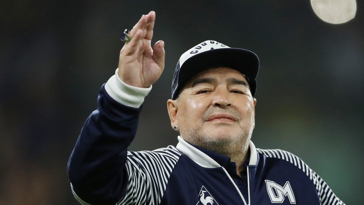 Diego Maradona'nın ölümünün 3. yıl dönümü! Dünya efsane futbolcuyu anıyor