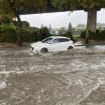 Ege'yi sel aldı! İzmir ve Muğla'da sağanak yağmur cadde ve sokakları göle çevirdi