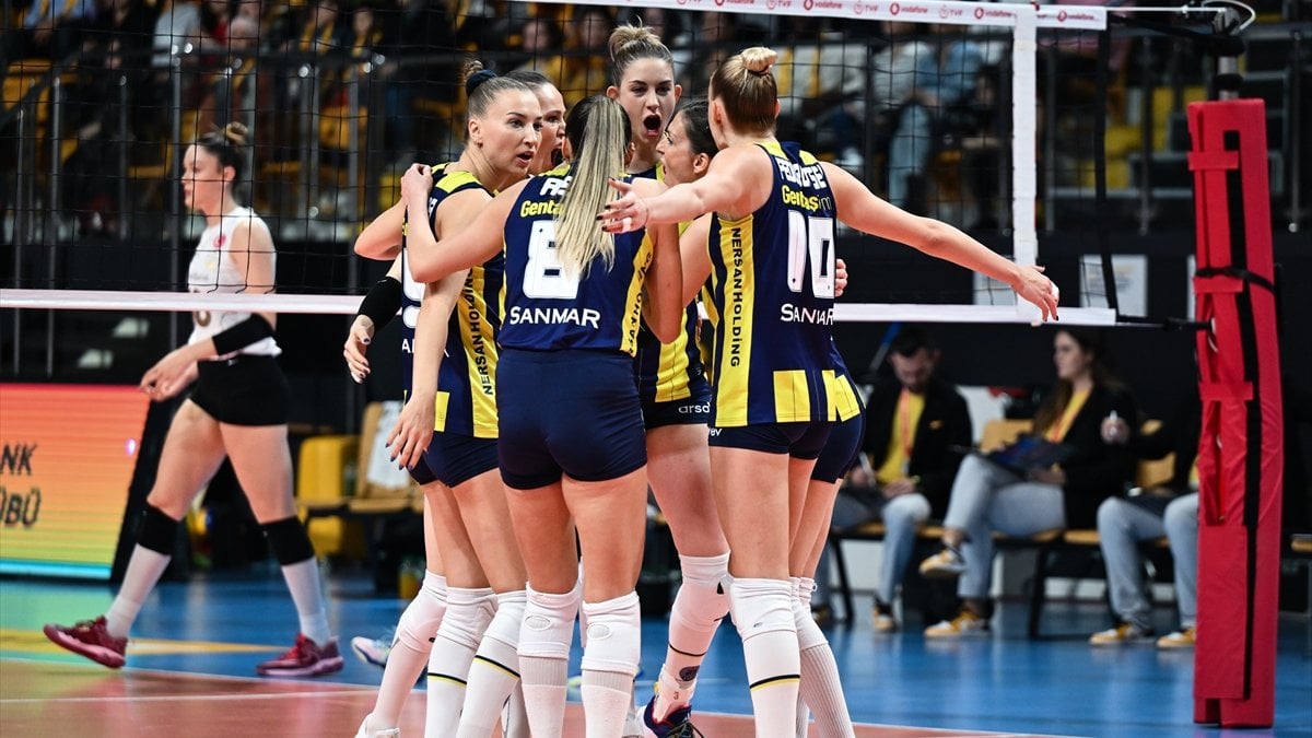 Filede Fenerbahçe, Vakıfbank'ı yendi