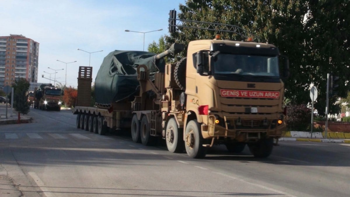 Fırat Kalkanı bölgesine askeri sevkiyat yapıldı