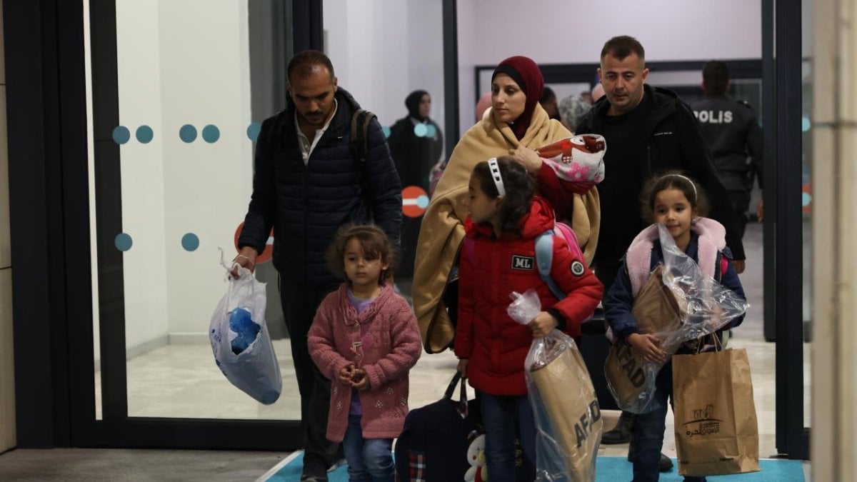 Galiyorlar: Gazze'den Mısır'a geçen 100 Türk vatandaşı bugün İstanbul'da!