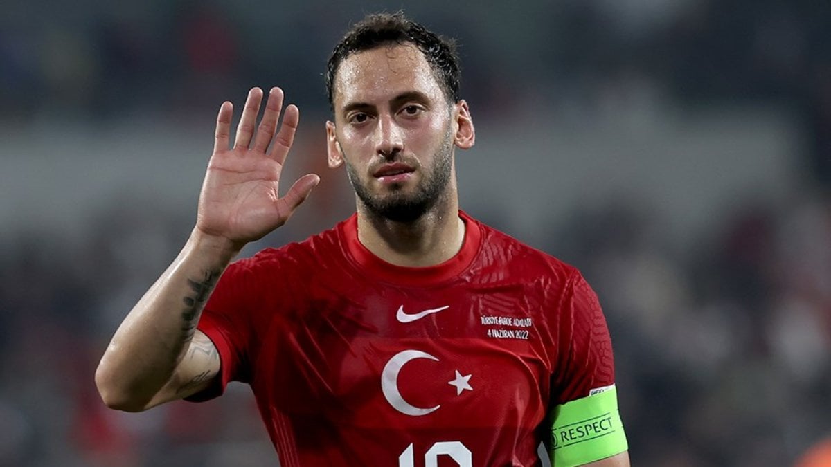 Hakan Çalhanoğlu'nun eşi Sinem'in güzelliği olay oldu! 