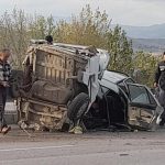 İkiye bölünen otomobilden sağ çıktılar