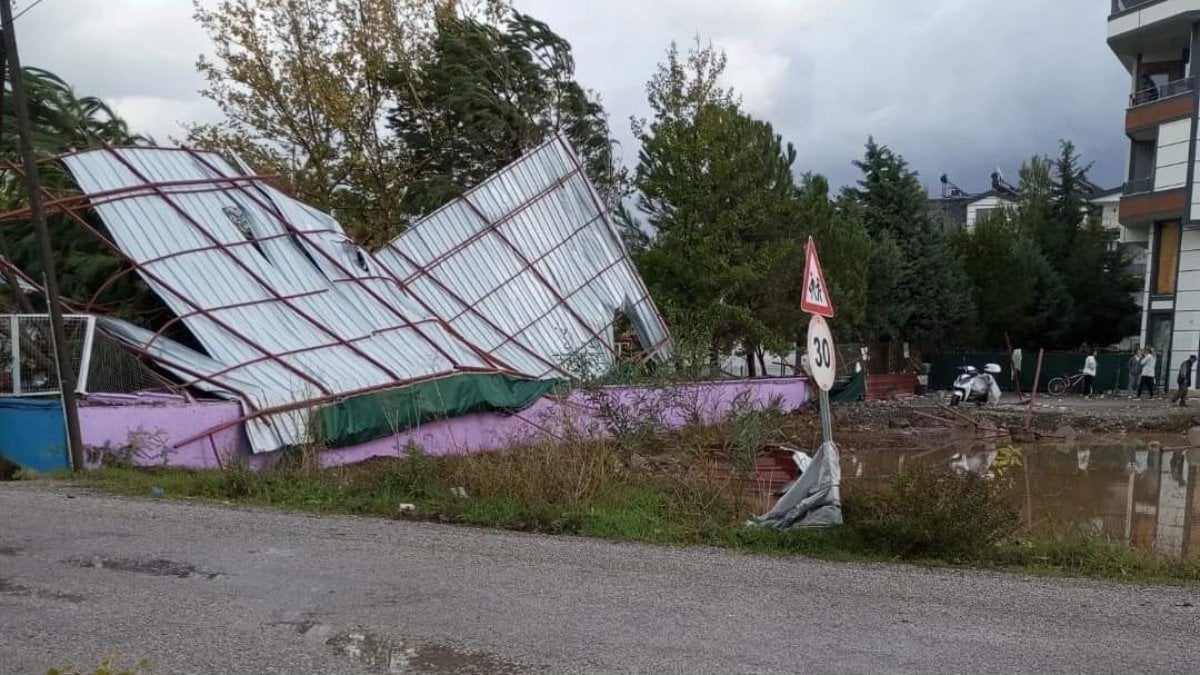 Muğla'da önce hortum, ardından kuvvetli yağış başladı