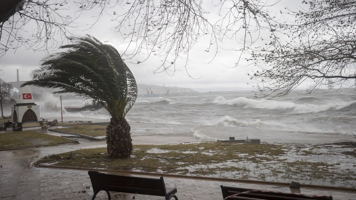 Bakan Mahinur Göktaş duyurdu: Selden etkilenen illere para desteği! Zonguldak, Batman...