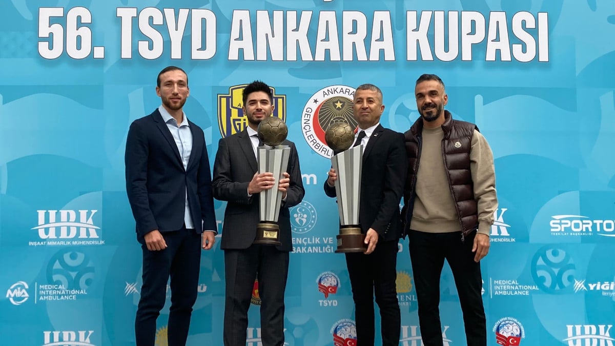 TSYD Ankara Kupası'ndan önce futbolcular bir arada