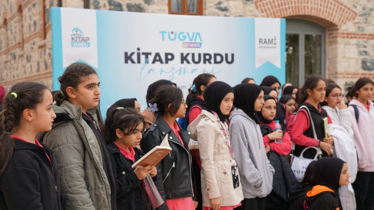 TÜGVA'dan ödüllü Kitap Kurdu Yarışması: Öğrenciler ödüle doyacak