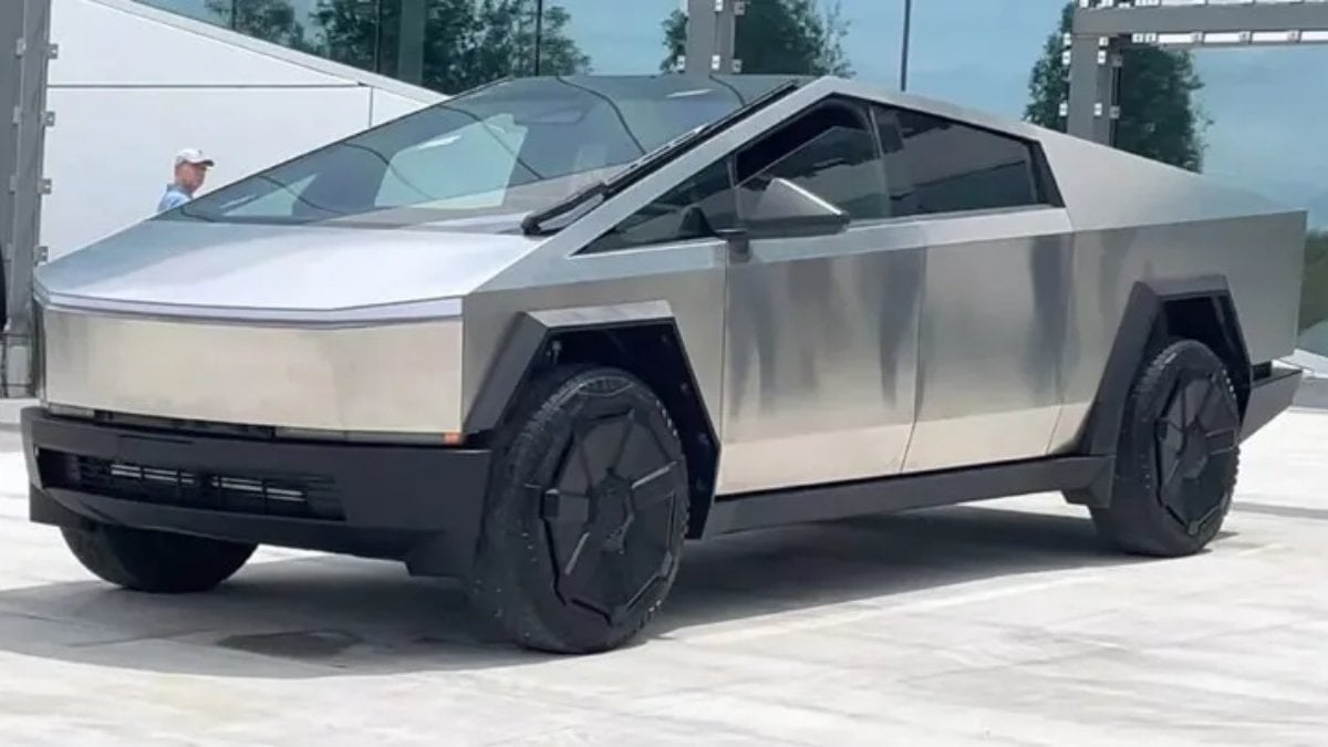 Tesla Cybertruck 30 Kasım'da tanıtılacak: Yeni fotoğraflar geldi!