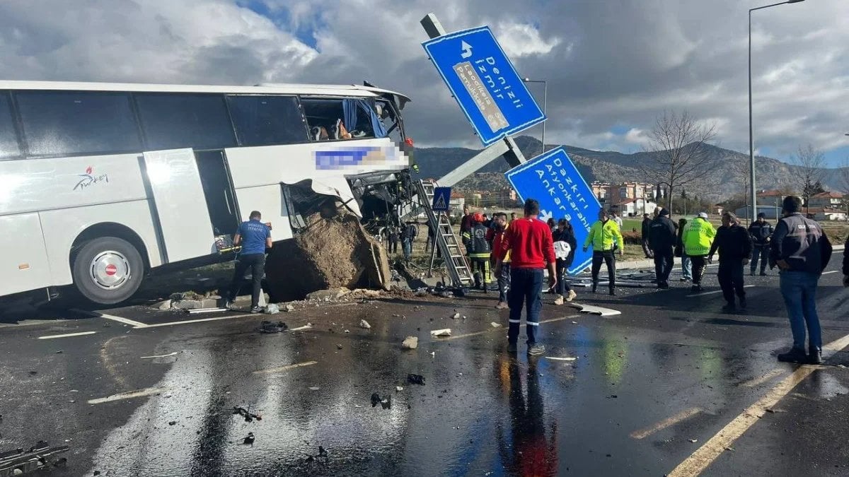 Tur otobüsü kazasında ölü sayısı 3'e yükseldi