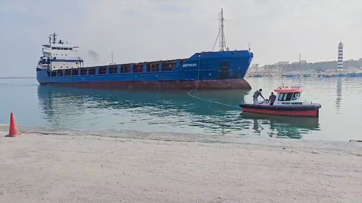 Türkiye'nin Gazze için gönderdiği yardım gemisi Mısır'a ulaştı