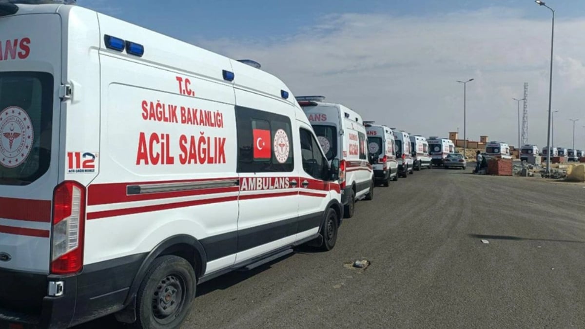 Türkiye'nin Gazze'ye yardım için gönderdiği ambulanslar sınıra ulaştı