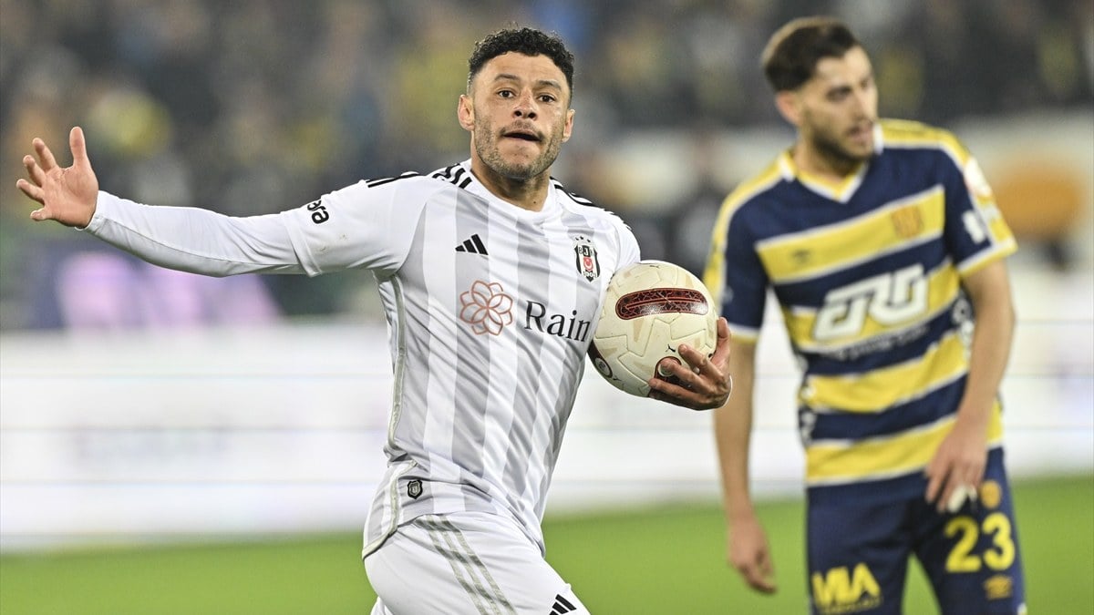 Alex Oxlade-Chamberlain: İki farklı devre oynadık