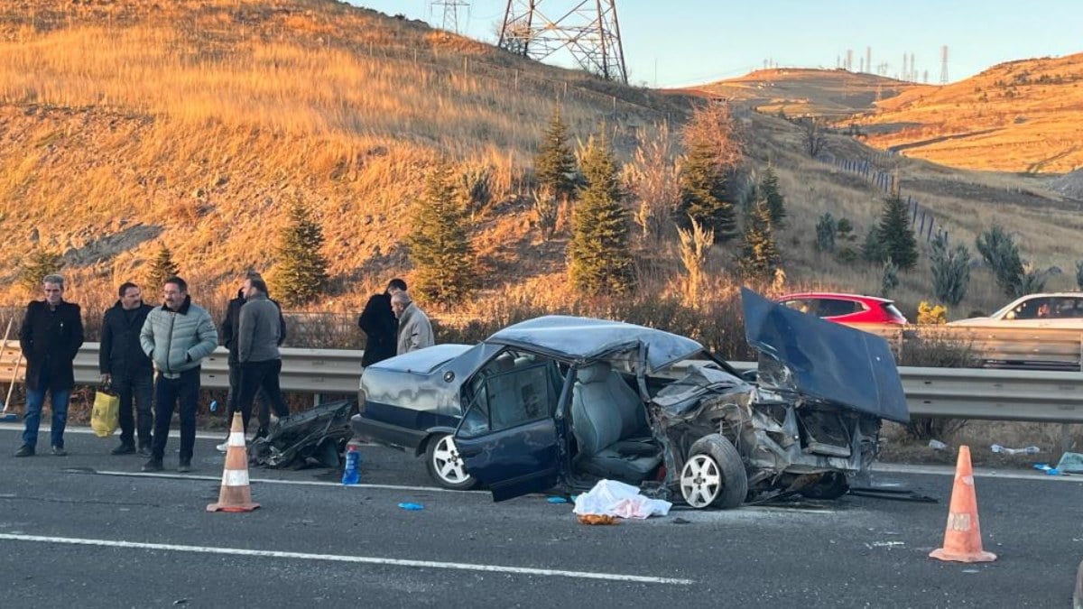 Ankara'da otomobille kamyon çarpıştı: 1 ölü