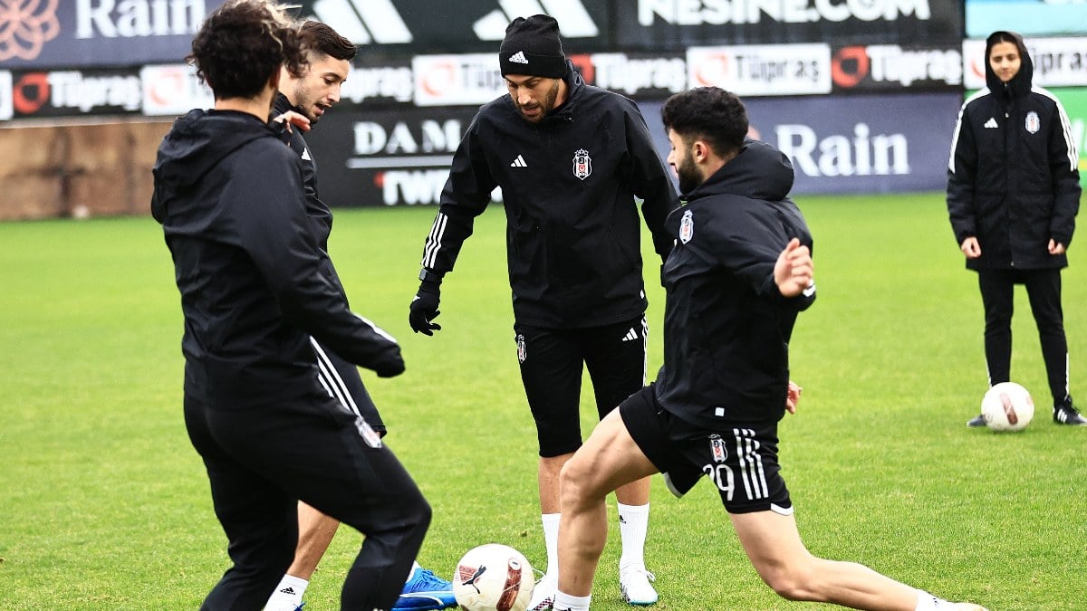 Beşiktaş derbi kadrosunu duyurdu!