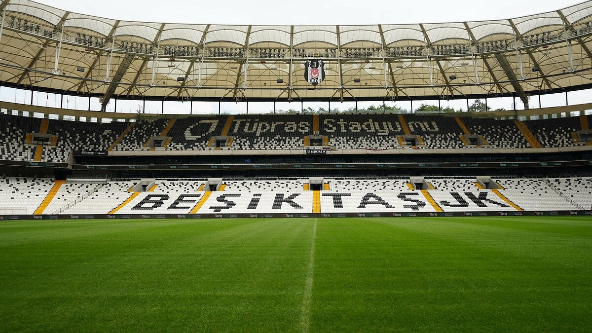 Beşiktaş'tan taraftara büyük kıyak: Bilet fiyatları aşağı çekildi