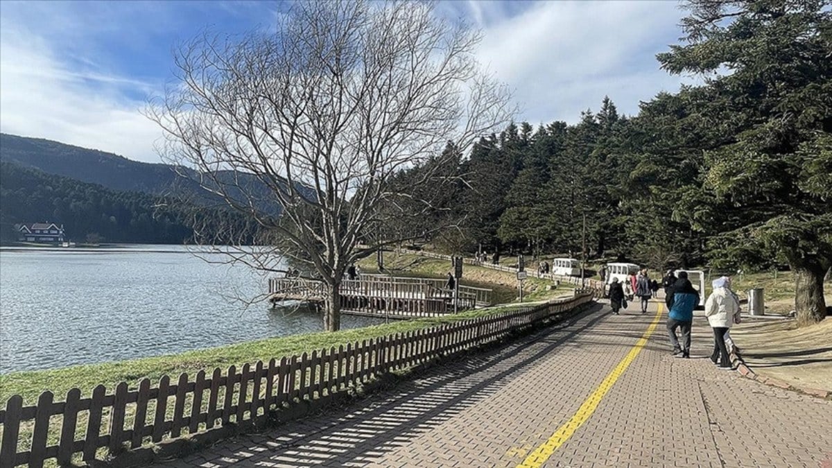 Bolu'da Gölcük Tabiat Parkı hafta sonu yoğunluğu yaşadı