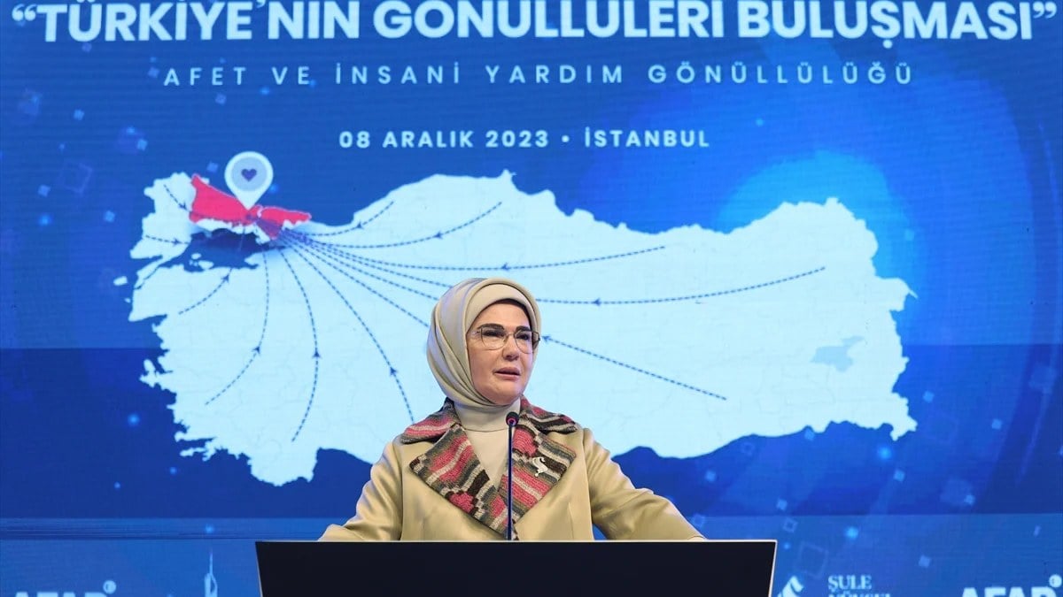 Emine Erdoğan afet ve insani yardım gönüllülerine hitap etti