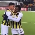 Fenerbahçe'de olay! İrfan Can Kahveci taraftarla kavga etti