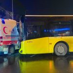 İstanbul Bahçelievler'de İETT otobüsü ambulansa çarptı