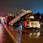 İzmir'de zincirleme kaza: Otomobiller üst üste bindi