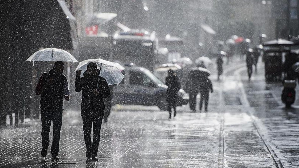 Meteoroloji'den kuvvetli yağış uyarısı! 12 il sarı ve turuncu kodla uyarıldı