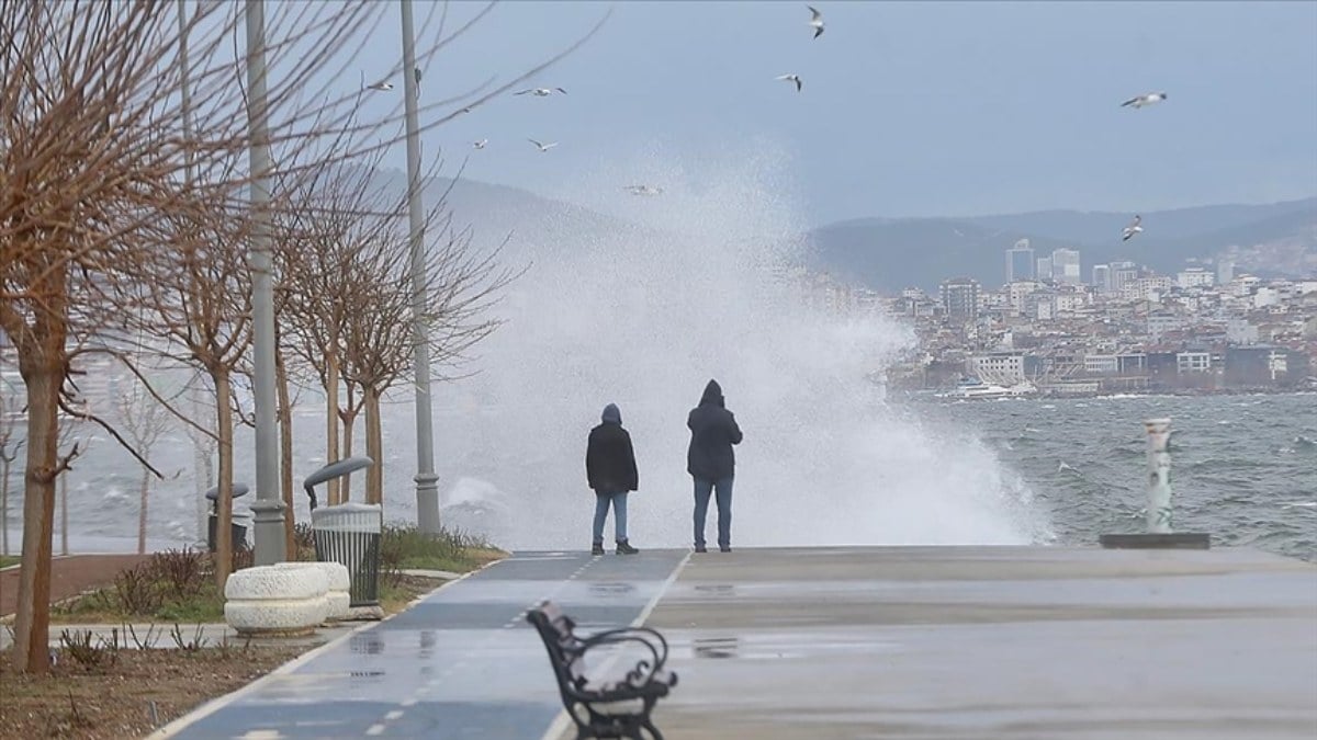 Meteoroloji'den uyarı! İstanbul'a fırtına geliyor