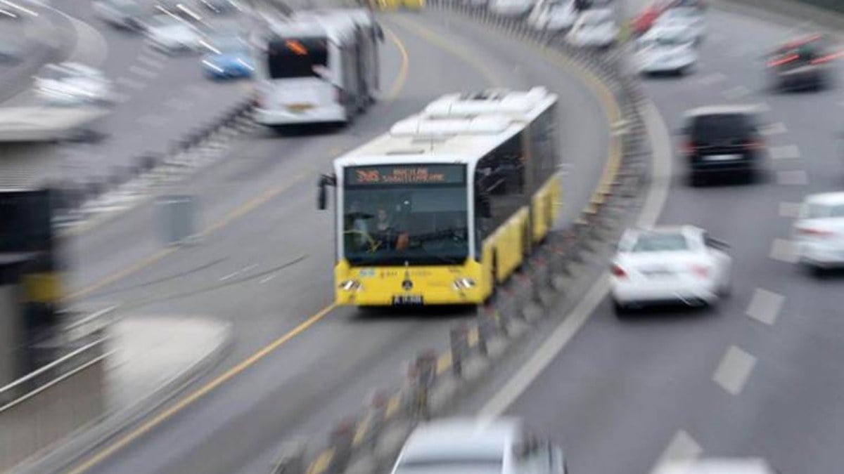 Metrobüste uyuşturucu hazırlayan 3 kadına operasyon: Gözaltına alındılar