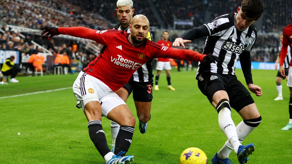 Newcastle, tek golle MANU'yu devirdi