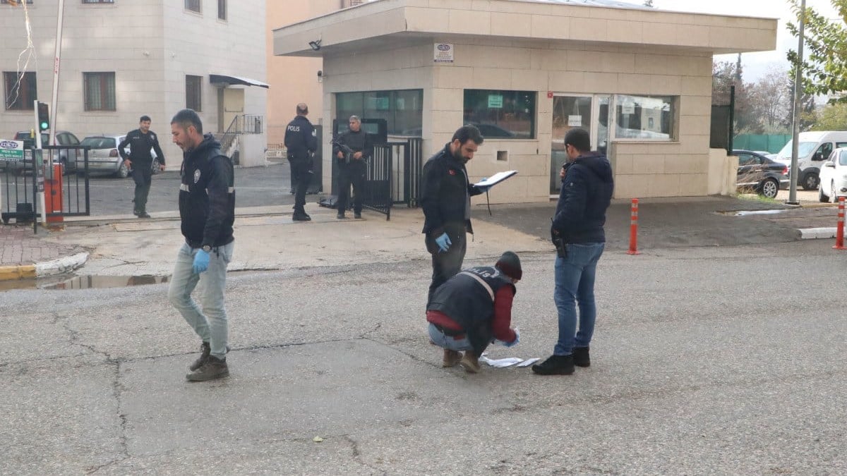 Şanlıurfa’da emniyet önünde silahlı kavga: 1 ölü, 2 yaralı